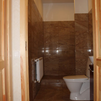 4 d Riga Deluxe Suite Bathroom